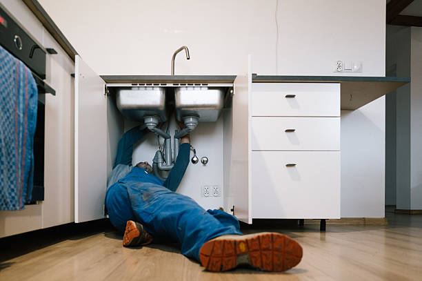 Professional Leak Detection technician working in Century, FL